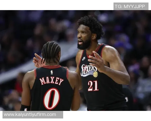 恩比德背打里夫斯巧妙转身却错失关键跳投遗憾未能得分